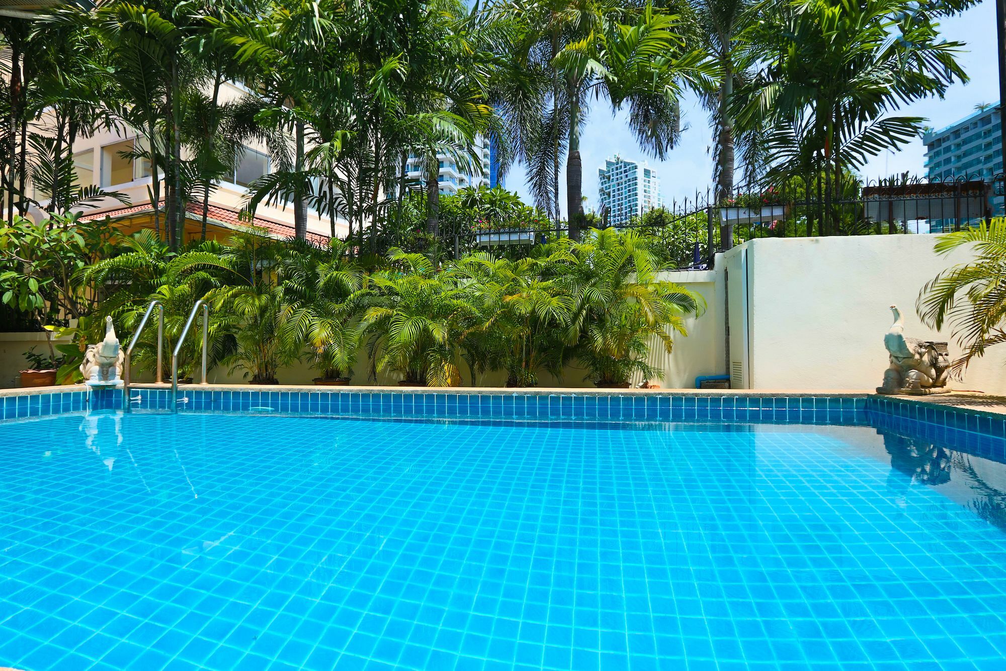 Ashford Villas Cosy Beach Pattaya